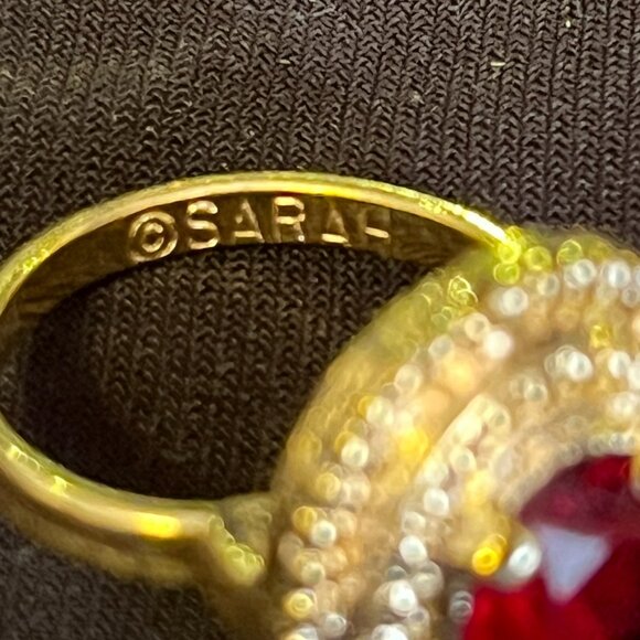 Vintage Sarah Coventry Ruby Red Cocktail Ring – ©SARAH Hallmark – Adjustable - Picture 8 of 10